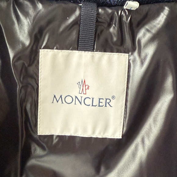 Moncler women's sparkly navy peplum puffer jacket - Picture 9 of 9